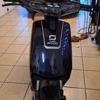 AV scoot SOCO, top case – 250.000 frs